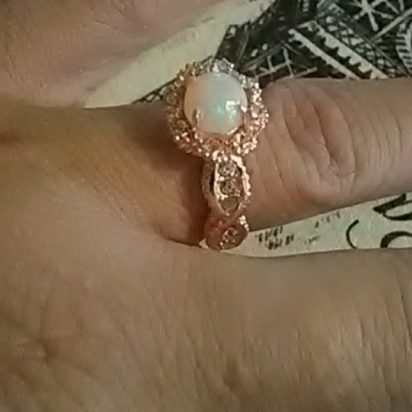 Ring - Picture 3 of 3